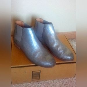 Frye and CO Chelsea boots